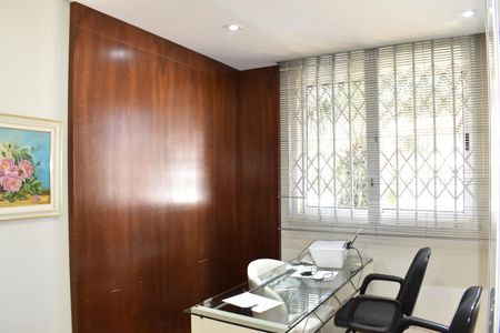 Casa para alugar com 420m², 4 quartos e 4 vagasEscritório