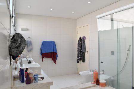 Casa para alugar com 420m², 4 quartos e 4 vagasBanheiro da Suíte 1