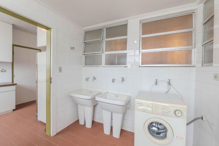 Apartamento à venda com 140m², 3 quartos e 2 vagas Apartamento à venda com 140m², 3 quartos e 2 vagasÁrea de Serviço