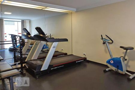 Apartamento à venda com 140m², 3 quartos e 2 vagas Apartamento à venda com 140m², 3 quartos e 2 vagasÁrea comum - Academia