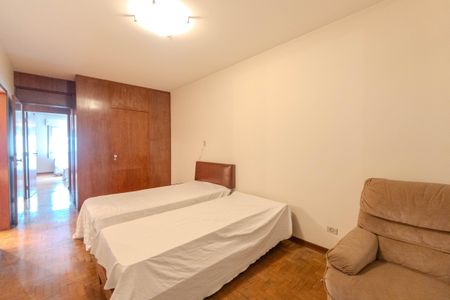 Apartamento à venda com 140m², 3 quartos e 2 vagas Apartamento à venda com 140m², 3 quartos e 2 vagasSuíte 1