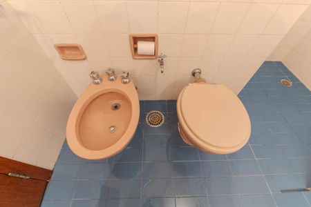 Apartamento à venda com 140m², 3 quartos e 2 vagas Apartamento à venda com 140m², 3 quartos e 2 vagasBanheiro da Suíte 1