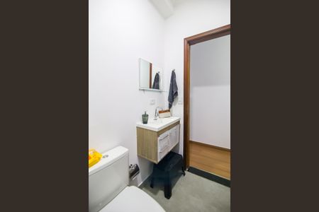 Casa para alugar com 85m², 2 quartos e 2 vagas Casa para alugar com 85m², 2 quartos e 2 vagasBanheiro Social