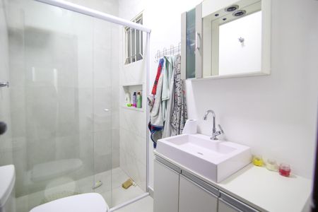 Casa para alugar com 85m², 2 quartos e 2 vagas Casa para alugar com 85m², 2 quartos e 2 vagasBanheiro da Suíte