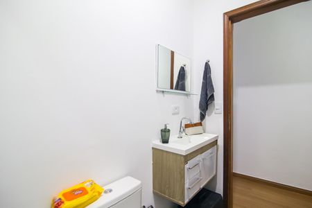 Casa para alugar com 85m², 2 quartos e 2 vagas Casa para alugar com 85m², 2 quartos e 2 vagasBanheiro Social