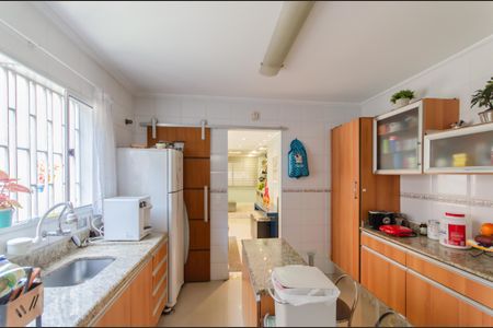 Casa à venda com 140m², 3 quartos e 2 vagas Casa à venda com 140m², 3 quartos e 2 vagasCozinha