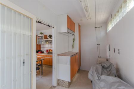 Casa à venda com 140m², 3 quartos e 2 vagas Casa à venda com 140m², 3 quartos e 2 vagasÁrea de Serviço