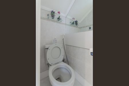 Casa à venda com 140m², 3 quartos e 2 vagas Casa à venda com 140m², 3 quartos e 2 vagasLavabo