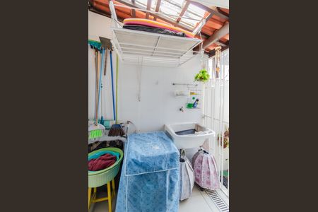 Casa à venda com 140m², 3 quartos e 2 vagas Casa à venda com 140m², 3 quartos e 2 vagasÁrea de Serviço