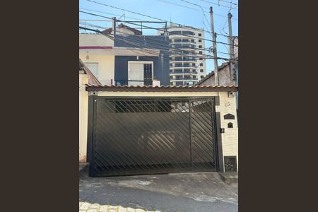 Casa à venda com 140m², 3 quartos e 2 vagas Casa à venda com 140m², 3 quartos e 2 vagasFachada