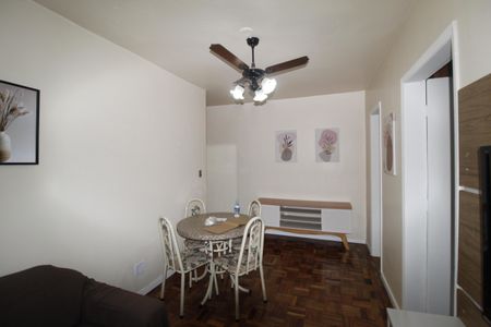 Sala de apartamento para alugar com 1 quarto, 50m² em Passo D’areia, Porto Alegre