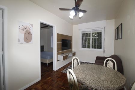 Sala de apartamento para alugar com 1 quarto, 50m² em Passo D’areia, Porto Alegre