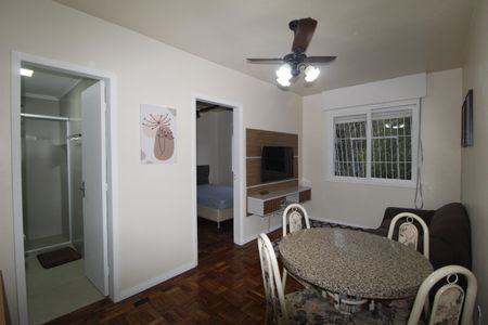Sala de apartamento para alugar com 1 quarto, 50m² em Passo D’areia, Porto Alegre