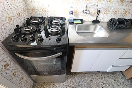 Cozinha de apartamento para alugar com 1 quarto, 50m² em Passo D’areia, Porto Alegre