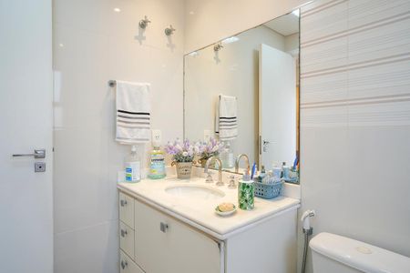 Apartamento à venda com 184m², 3 quartos e 3 vagasBanheiro da Suíte 1