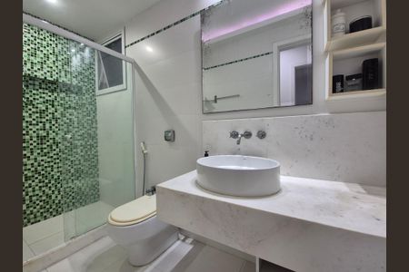 Apartamento à venda com 180m², 3 quartos e 2 vagasBanheiro