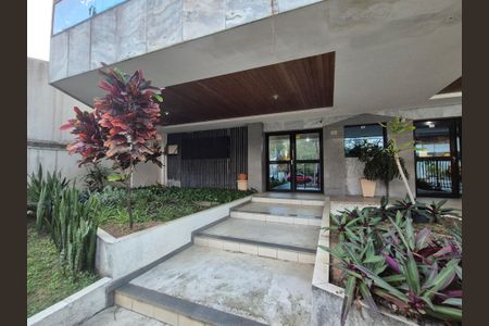 Apartamento à venda com 180m², 3 quartos e 2 vagasEntrada