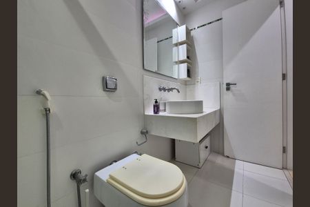 Apartamento à venda com 180m², 3 quartos e 2 vagasBanheiro