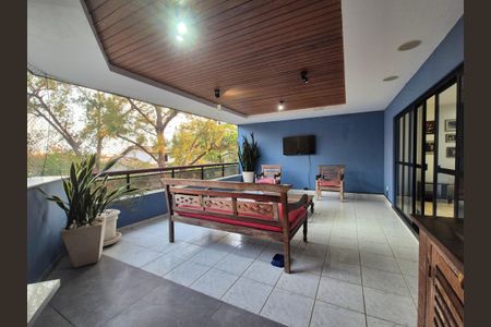 Apartamento à venda com 180m², 3 quartos e 2 vagasVaranda