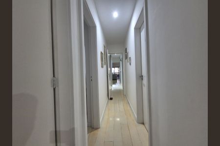 Apartamento à venda com 180m², 3 quartos e 2 vagasCorredor