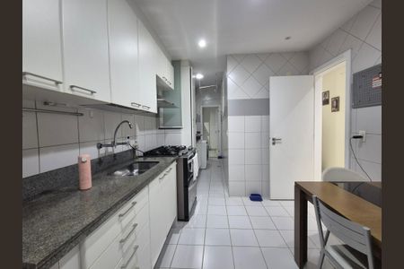 Apartamento à venda com 180m², 3 quartos e 2 vagasCozinha