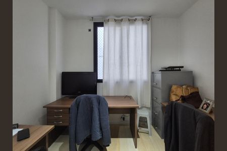 Apartamento à venda com 180m², 3 quartos e 2 vagasQuarto 2