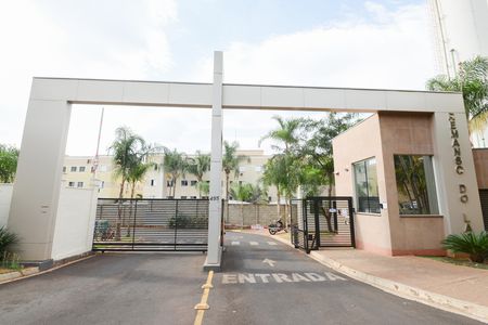 Apartamento para alugar com 42m², 2 quartos e 1 vagaFachada e portaria