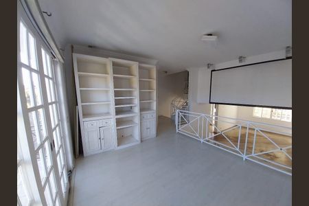 Casa à venda com 4 quartos, 285m² em Vila Progredior, São Paulo