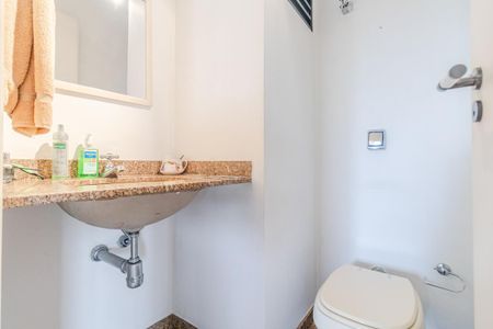 Apartamento à venda com 124m², 2 quartos e 3 vagasBanheiro da Suíte 2