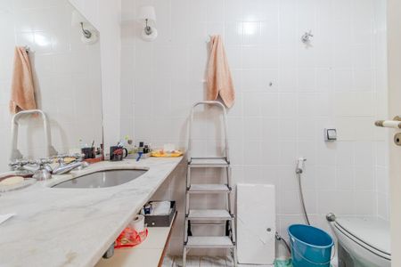 Apartamento à venda com 124m², 2 quartos e 3 vagasBanheiro da Suíte 2