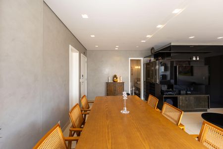 Apartamento à venda com 115m², 3 quartos e 2 vagas Apartamento à venda com 115m², 3 quartos e 2 vagasSala de Jantar