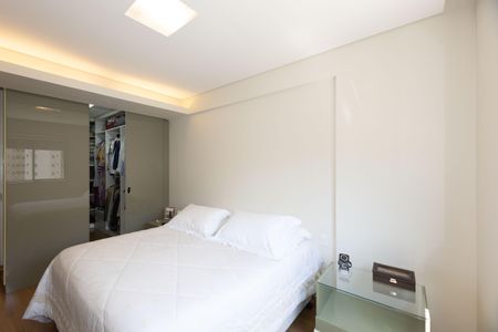 Apartamento à venda com 115m², 3 quartos e 2 vagas Apartamento à venda com 115m², 3 quartos e 2 vagasSuíte