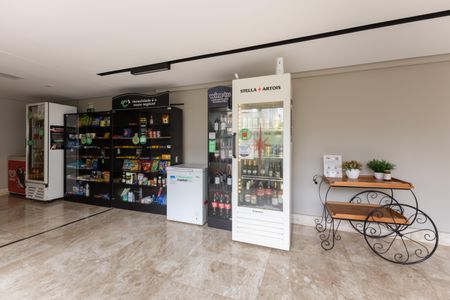 Apartamento à venda com 115m², 3 quartos e 2 vagas Apartamento à venda com 115m², 3 quartos e 2 vagasÁrea comum - Mercadinho