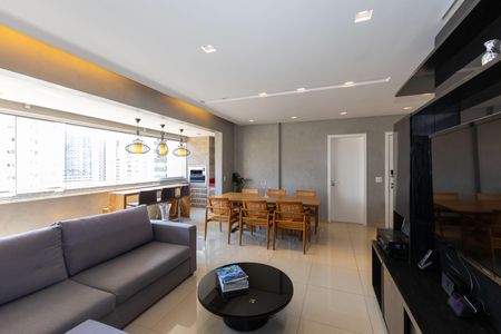 Apartamento à venda com 115m², 3 quartos e 2 vagas Apartamento à venda com 115m², 3 quartos e 2 vagasSala de TV