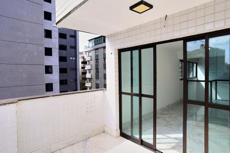 Apartamento à venda com 268m², 4 quartos e 6 vagasVaranda da Sala