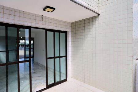 Apartamento à venda com 268m², 4 quartos e 6 vagasVaranda da Sala