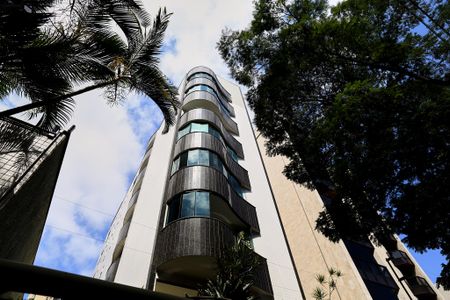 Apartamento à venda com 268m², 4 quartos e 6 vagasFachada