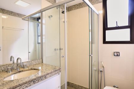 Apartamento à venda com 268m², 4 quartos e 6 vagasBanheiro