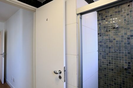 Apartamento à venda com 268m², 4 quartos e 6 vagasBanheiro da Suíte 1