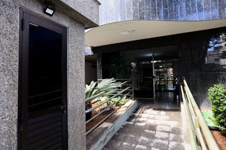 Apartamento à venda com 268m², 4 quartos e 6 vagasEntrada