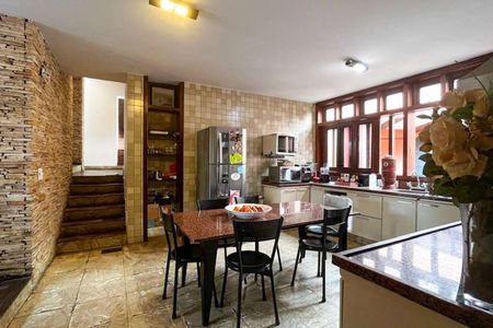 Casa à venda com 650m², 5 quartos e 11 vagas