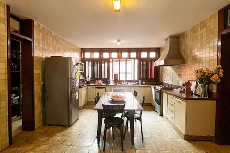 Casa à venda com 650m², 5 quartos e 11 vagas