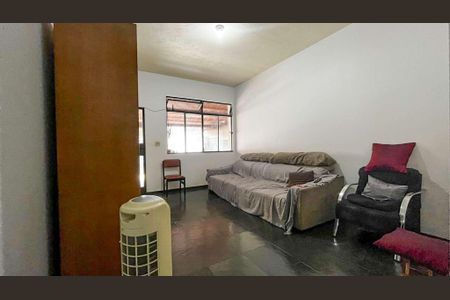 Casa à venda com 4 quartos, 300m² em Santa Terezinha, Belo Horizonte
