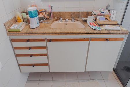 Apartamento à venda com 237m², 3 quartos e 3 vagasBanheiro da Suíte 1