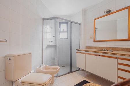 Apartamento à venda com 237m², 3 quartos e 3 vagasBanheiro da Suíte 2