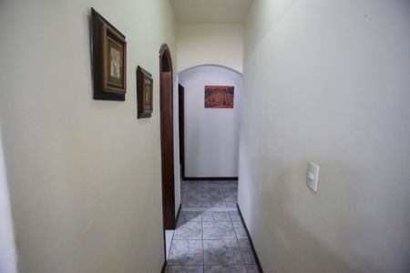 Casa à venda com 125m², 3 quartos e 2 vagasCorredor
