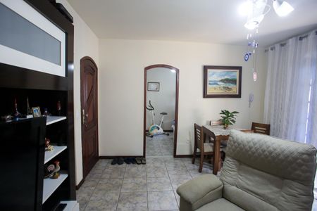 Casa à venda com 125m², 3 quartos e 2 vagasSala