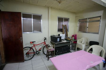 Casa à venda com 125m², 3 quartos e 2 vagasDepósito