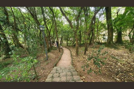 Casa de condomínio para alugar com 620m², 5 quartos e 4 vagas