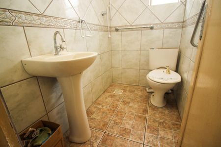 Casa à venda com 70m², 2 quartos e 1 vaga Casa à venda com 70m², 2 quartos e 1 vagaBanheiro